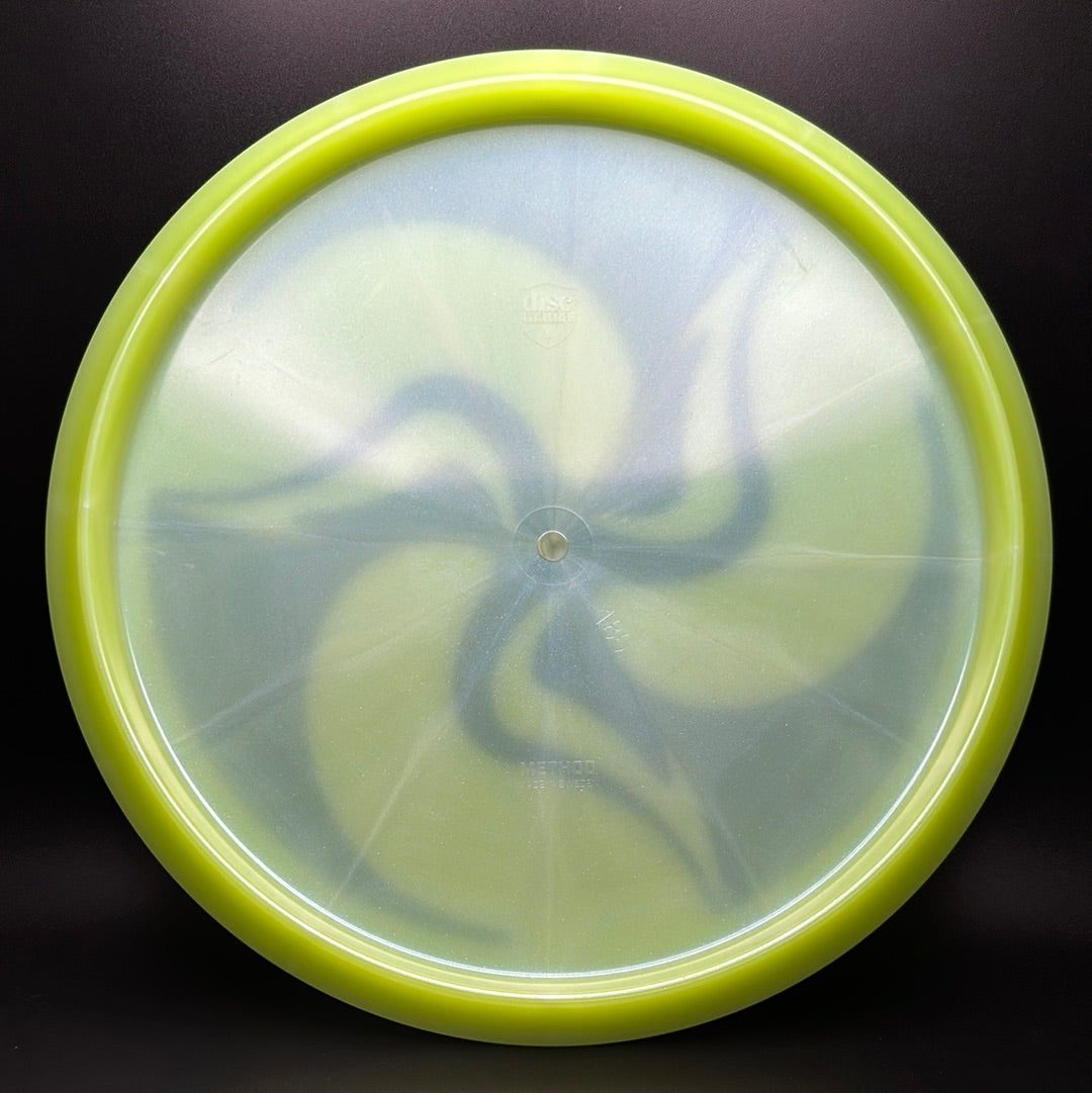 Meta Method - Official Tri-Fly Huk Dyed Discmania