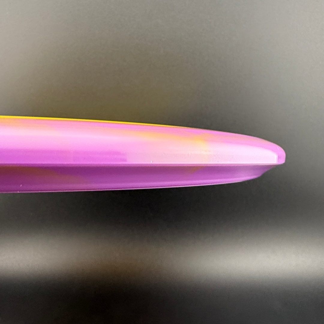 Gold Orbit Claymore - Kristin Latt 2025 Team Series Latitude 64