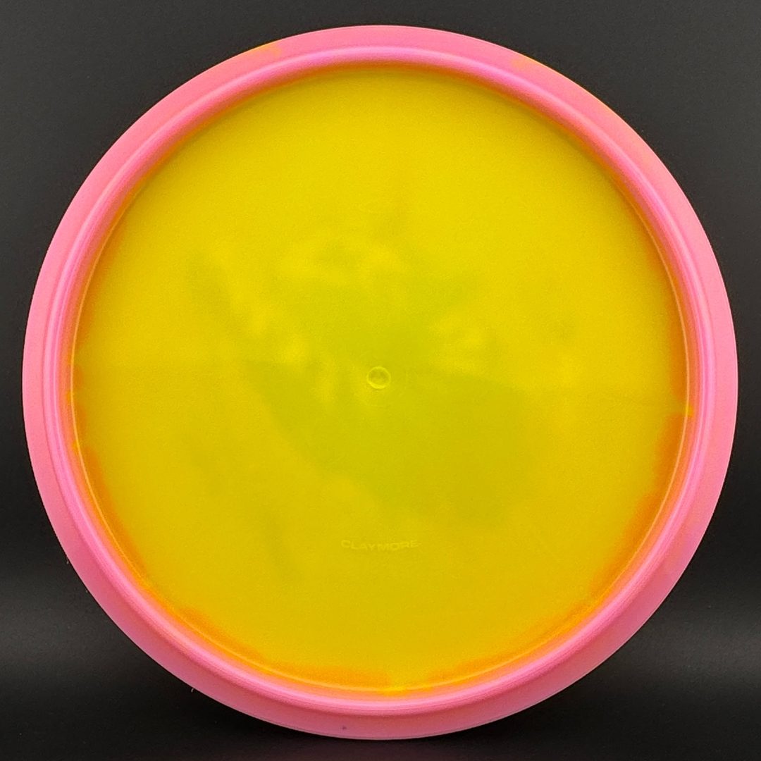 Gold Orbit Claymore - Kristin Latt 2026 Team Series Latitude 64