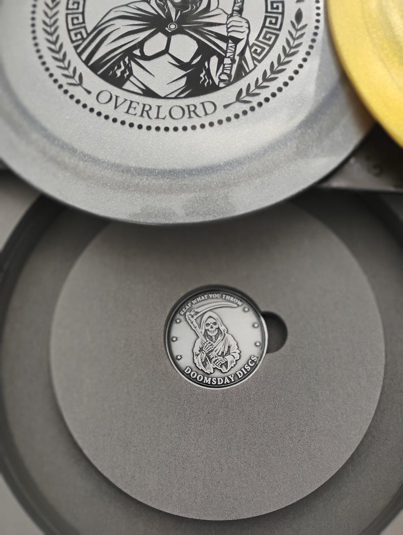 The Overlord Box - Currency Line #1 - 2 Discs, 2 Coins Doomsday Discs