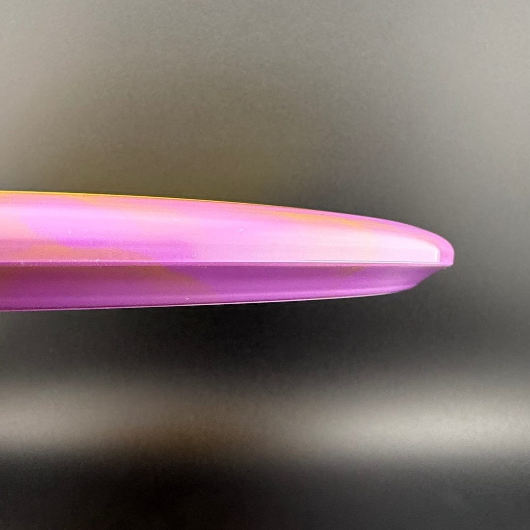 Gold Orbit Claymore - Kristin Latt 2025 Team Series Latitude 64