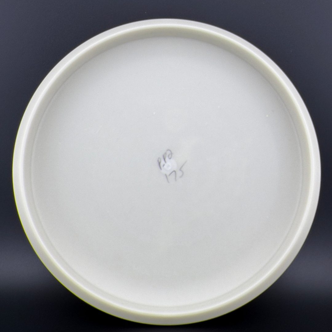 Glow P-Line P2 - Imperial Eagle 1 - 2017 Innova Made Discmania