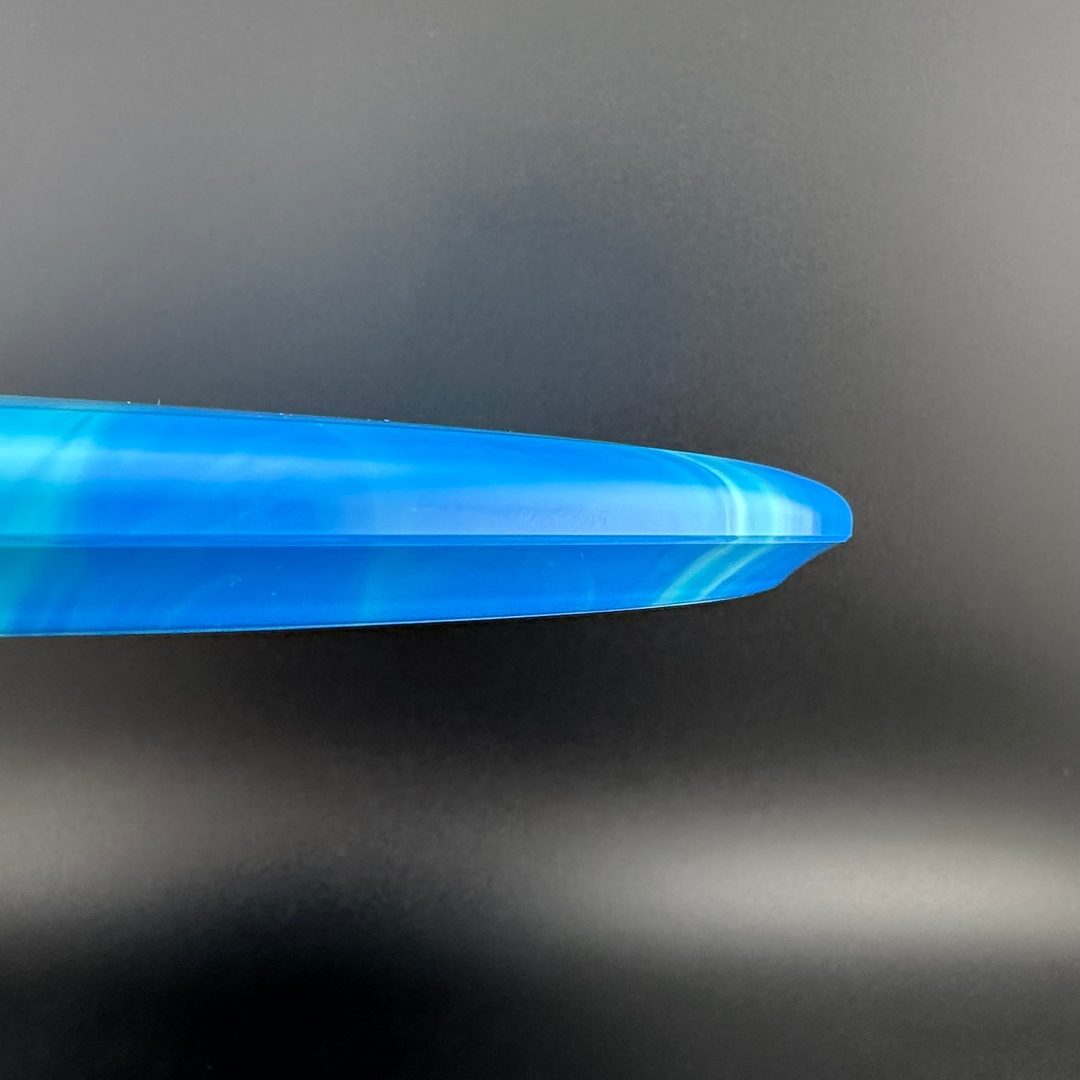 Gold-Ice Burst Claymore - Craftsmanship Latitude 64