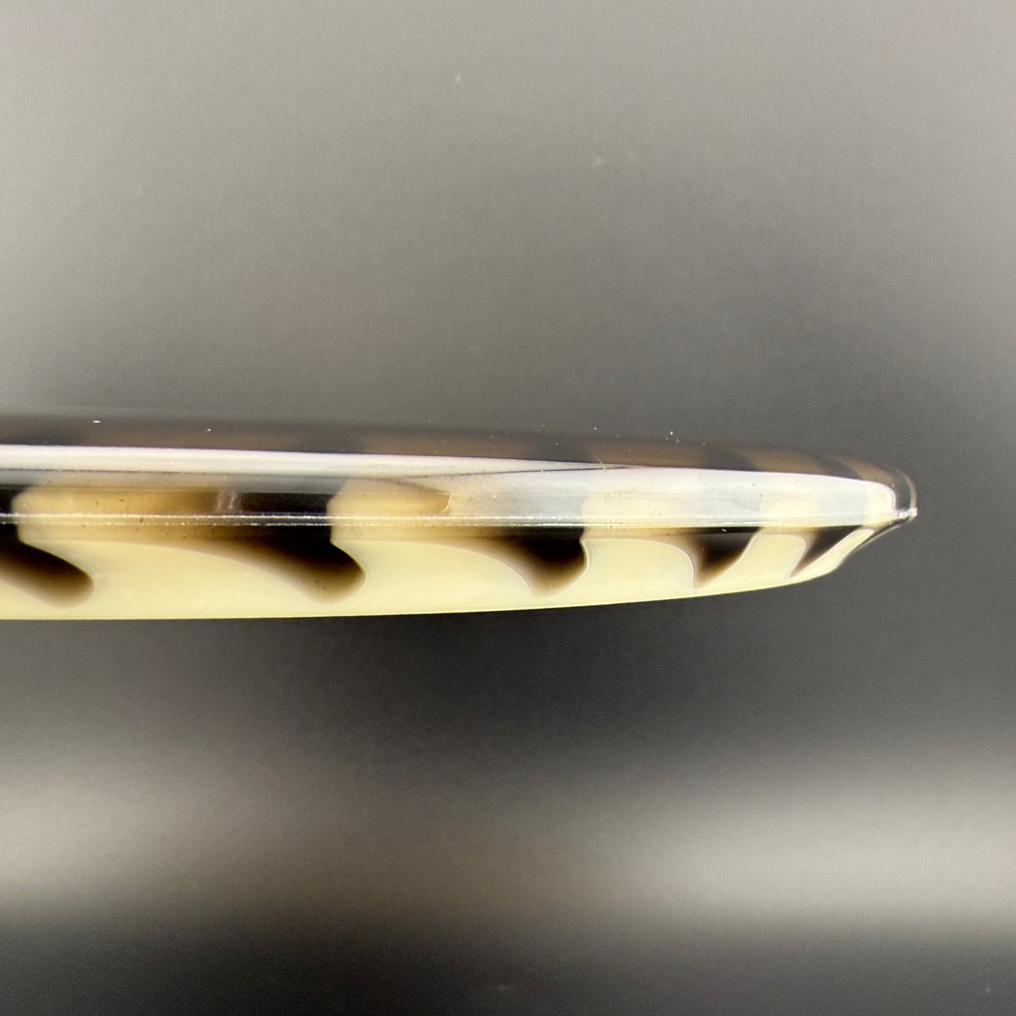 FuZed Glo Z Buzzz - Glo Rim / Black Flight Plate