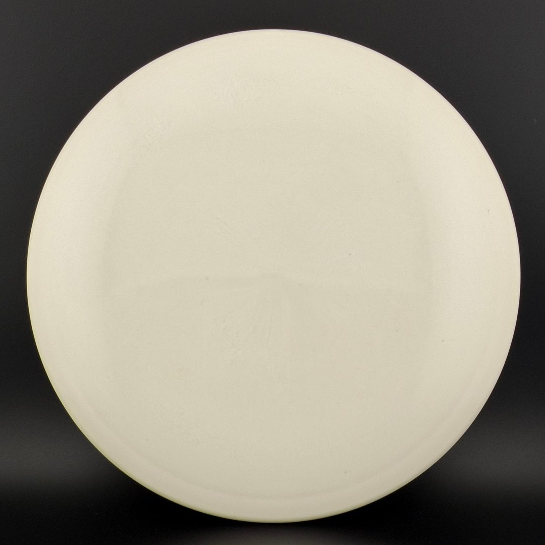 White ESP Malita - Dyer's Delight - Paul McBeth Discraft