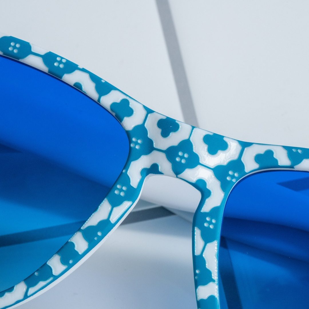 "My Bathtub Or Yours?” Limited OG Polarized Sunglasses Goodr