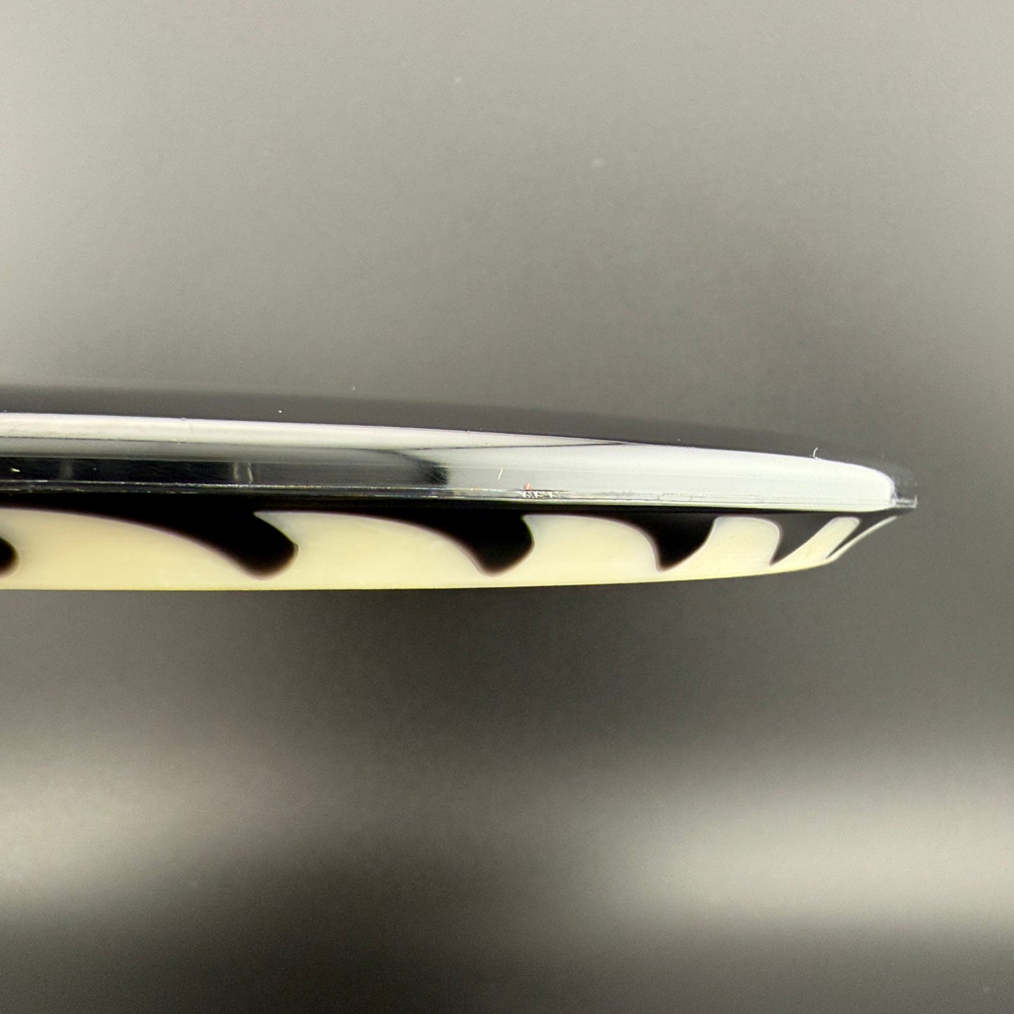 FuZed Glo Z Buzzz - Glo Rim / Black Flight Plate