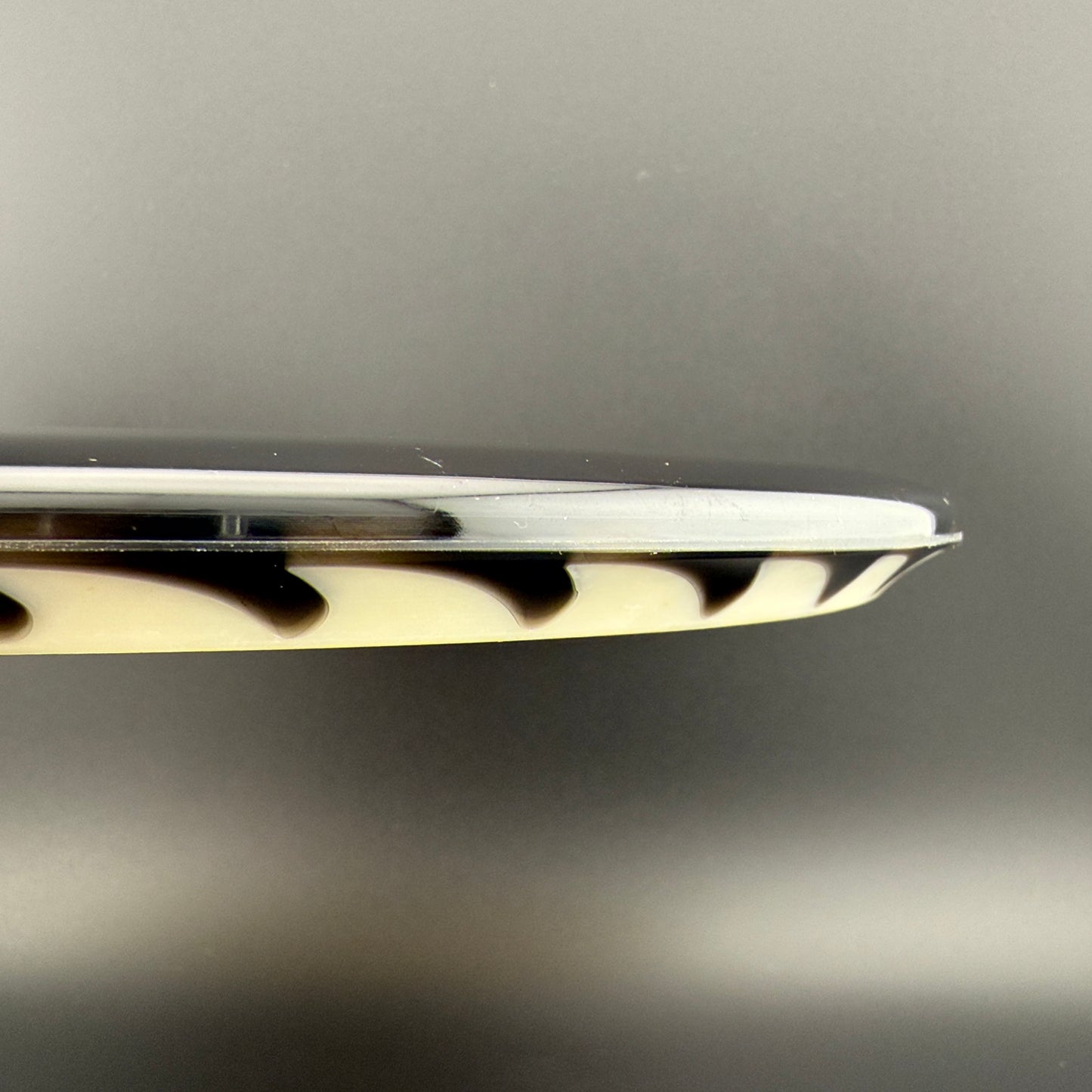 FuZed Glo Z Buzzz - Glo Rim / Black Flight Plate