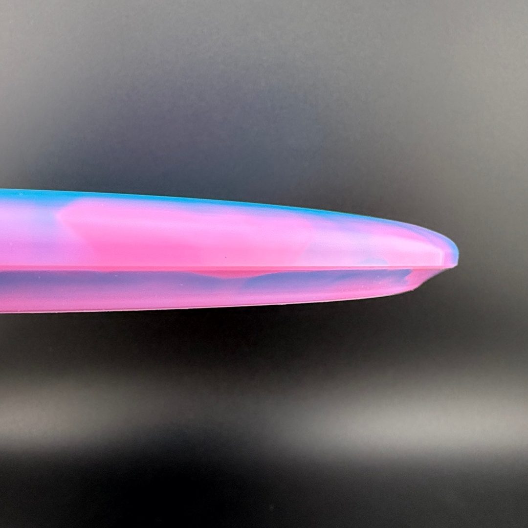 Gold Orbit Claymore - Kristin Latt 2025 Team Series Latitude 64