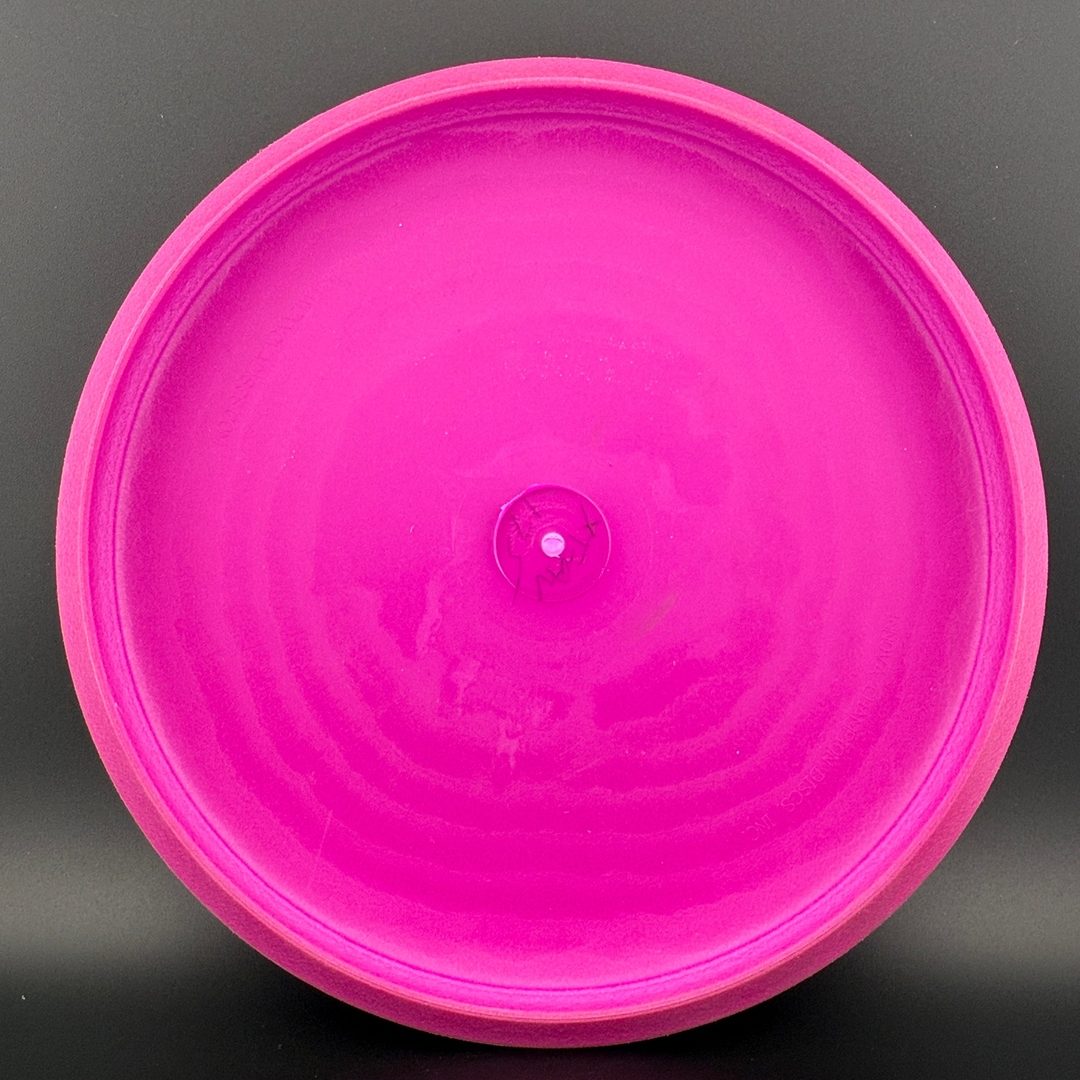 XT Aviar Penned - 30th anniversary Innova