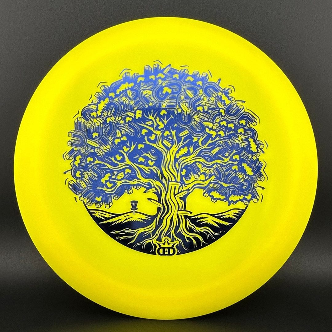 Lava Trespass - Tree Magnet stamp Dynamic Discs