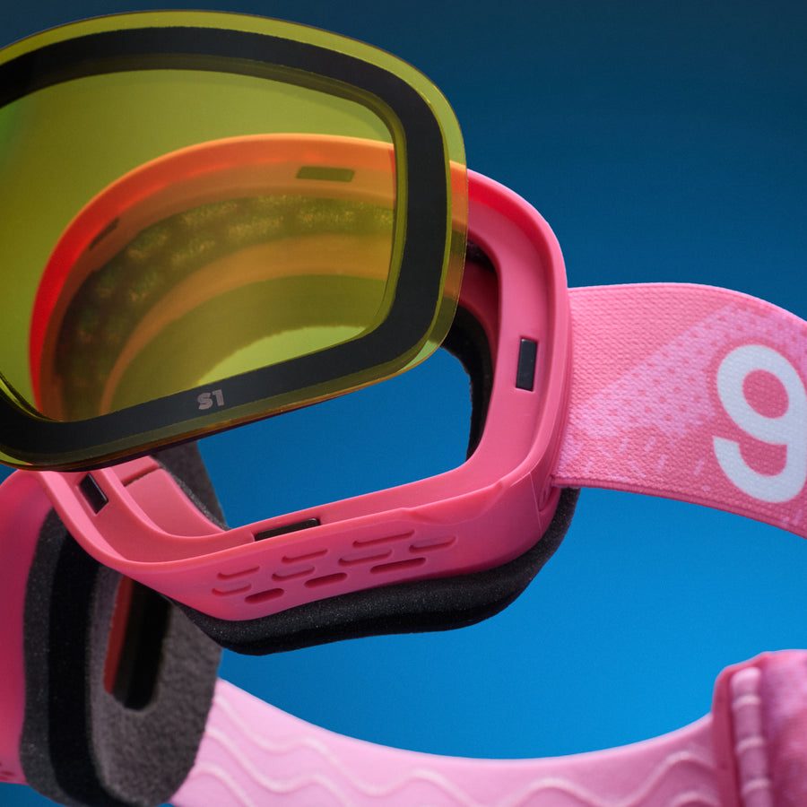 "90s Ski Movie Villain” PEAK G Polarized Snow Goggles Goodr