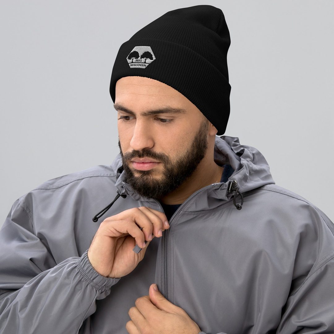 Más Wisconsin Beanie Más