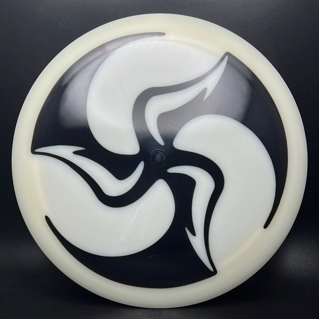 Lumen Enigma - Official Tri-Fly Huk Dyed Factory Blank Discmania